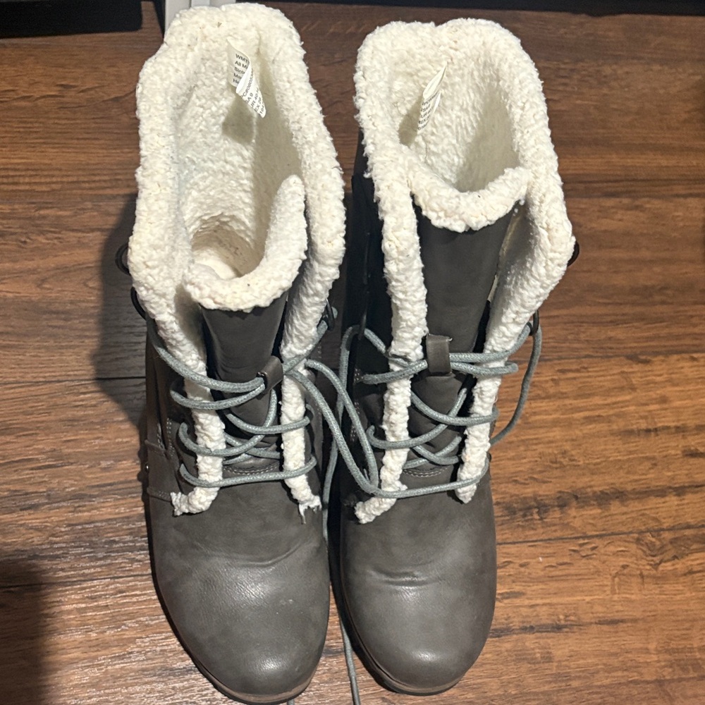 Time and Tru Gray Winter Boots with Cream Lining